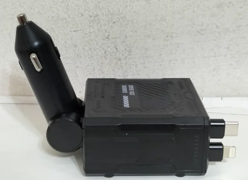 Chargeur de voiture allume-cigare "4 en 1"