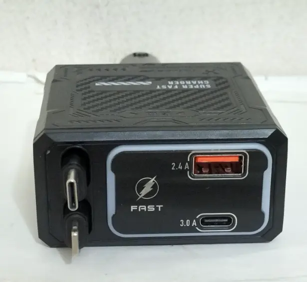 Chargeur de voiture allume-cigare "4 en 1"
